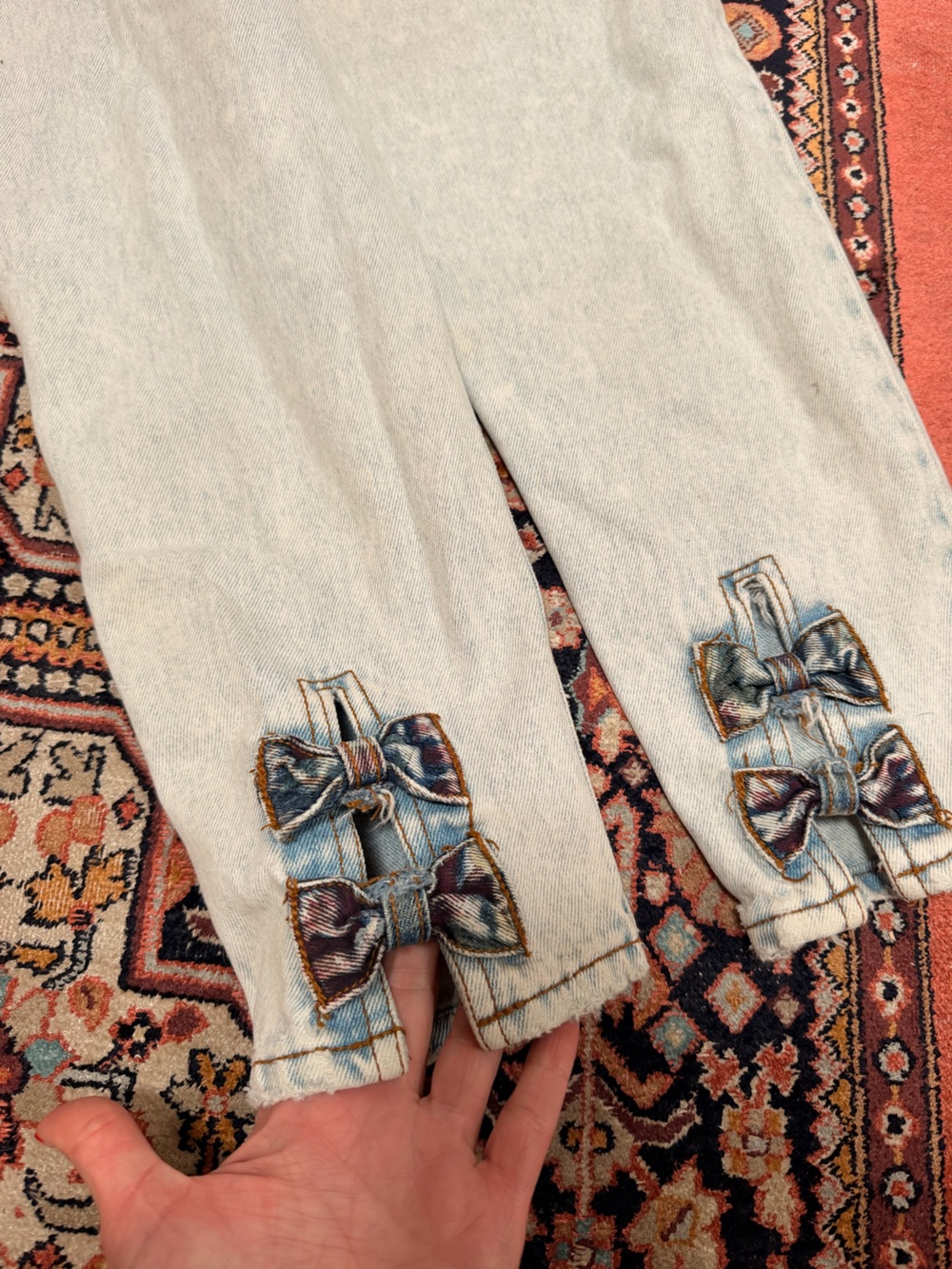 BONJOUR VINTAGE LIGHT WASH HIGH WAIST BOW DETAIL JEANS Sz 26 - Picture 6 of 9